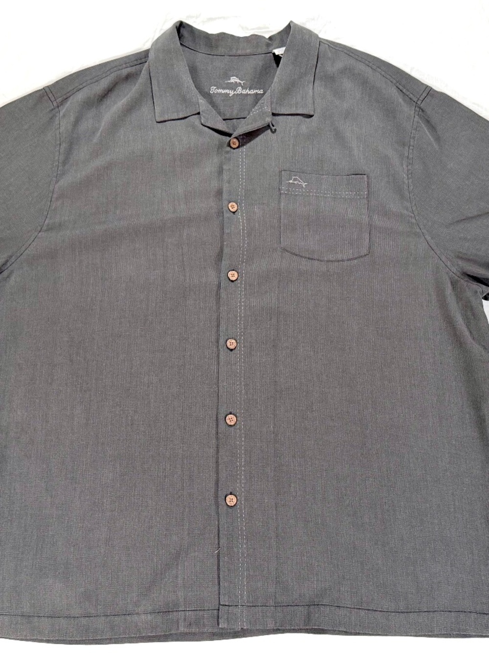 **Tommy Bahama Men’s Gray Short Sleeve Button-Up Shirt – Silk Blend – Size 2XL**